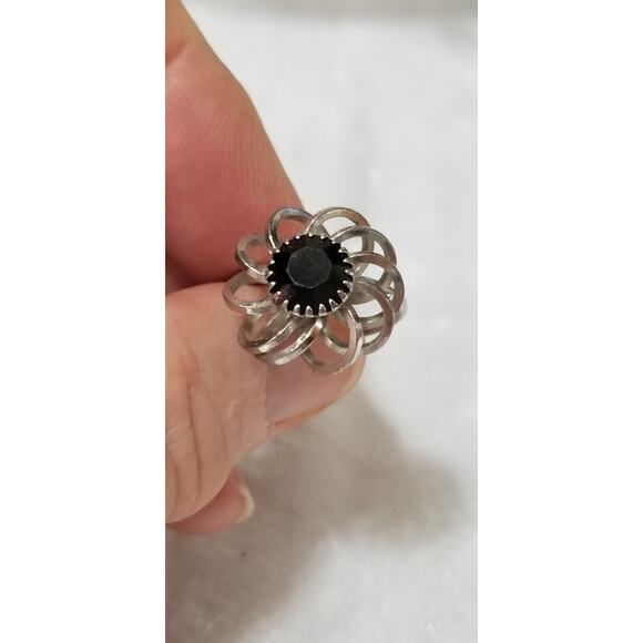 Sarah Coventry adjustable wore on inside bottom 1.1569 - Picture 6 of 10